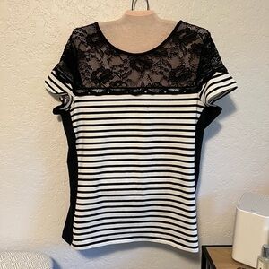 Striped tea shirt with lace